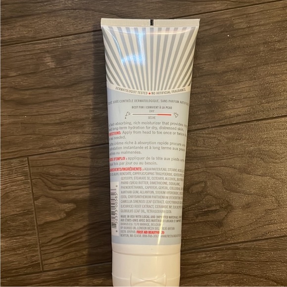 First Aid Beauty Ultra Repair Cream - Picture 3 of 3